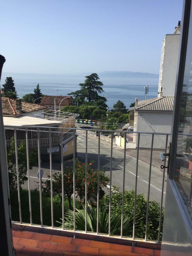 Apartament Andi *